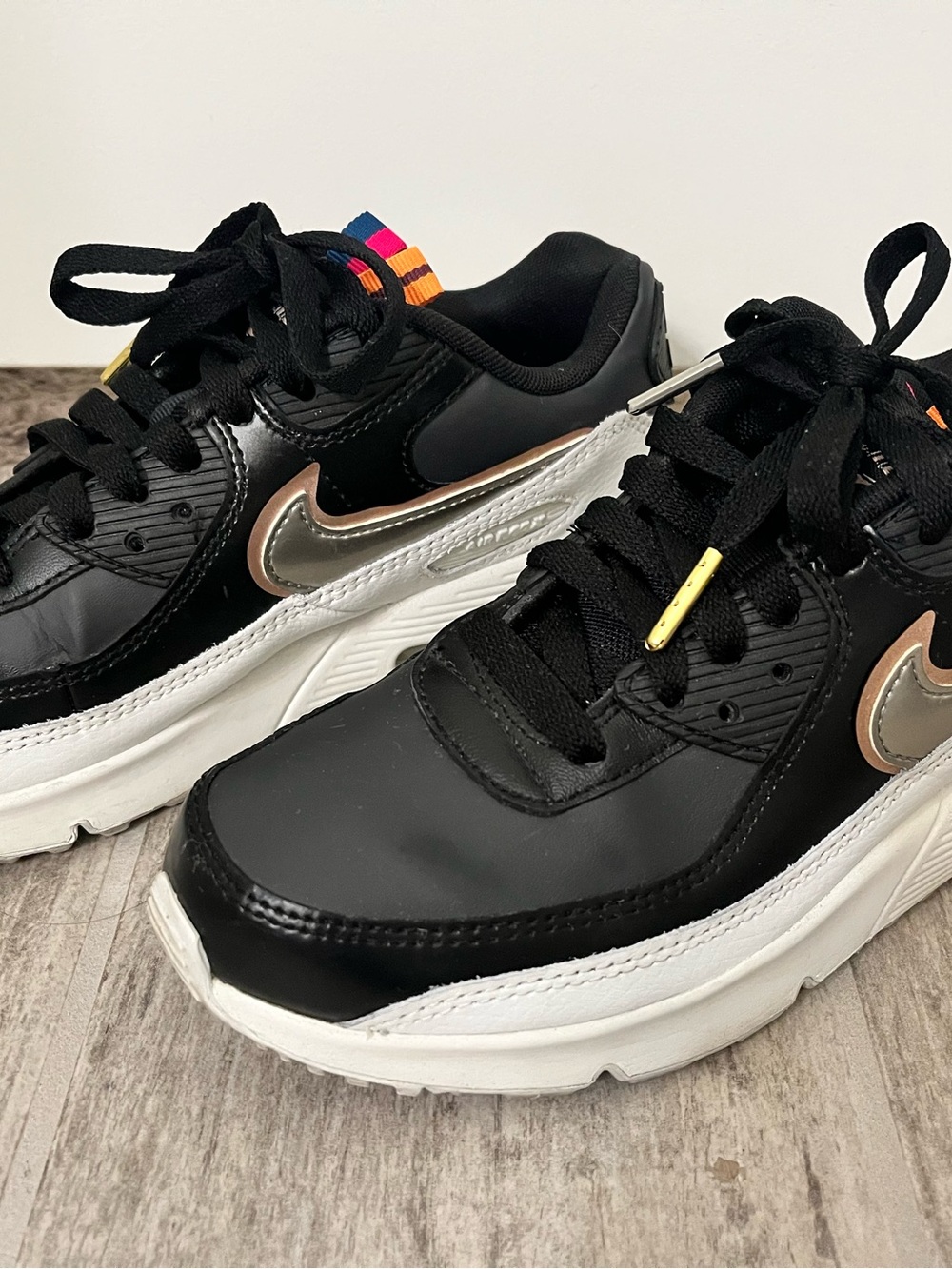 Nike Air Max 90 Kids Black and White Sneakers with Metallic Rose Swoosh